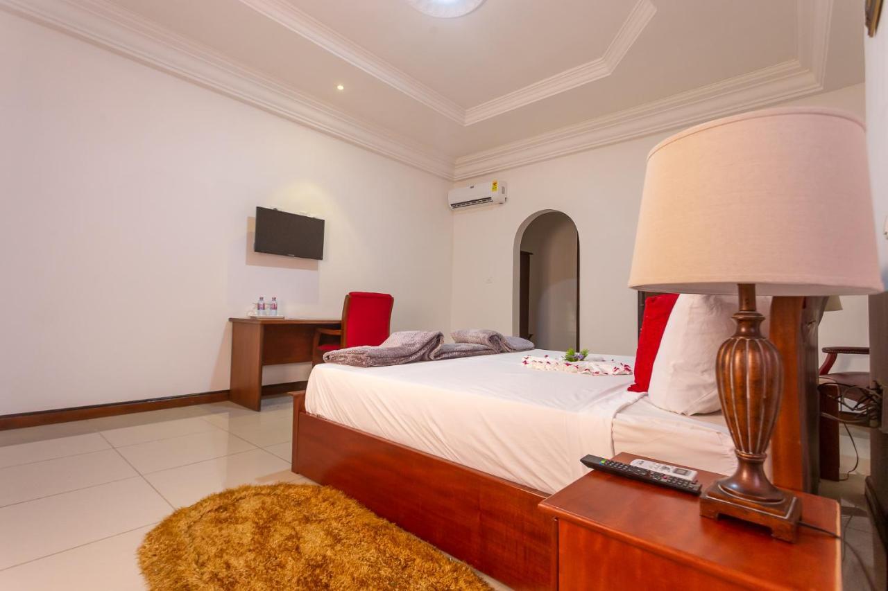 Royal Elmount Hotel Elmina Eksteriør billede